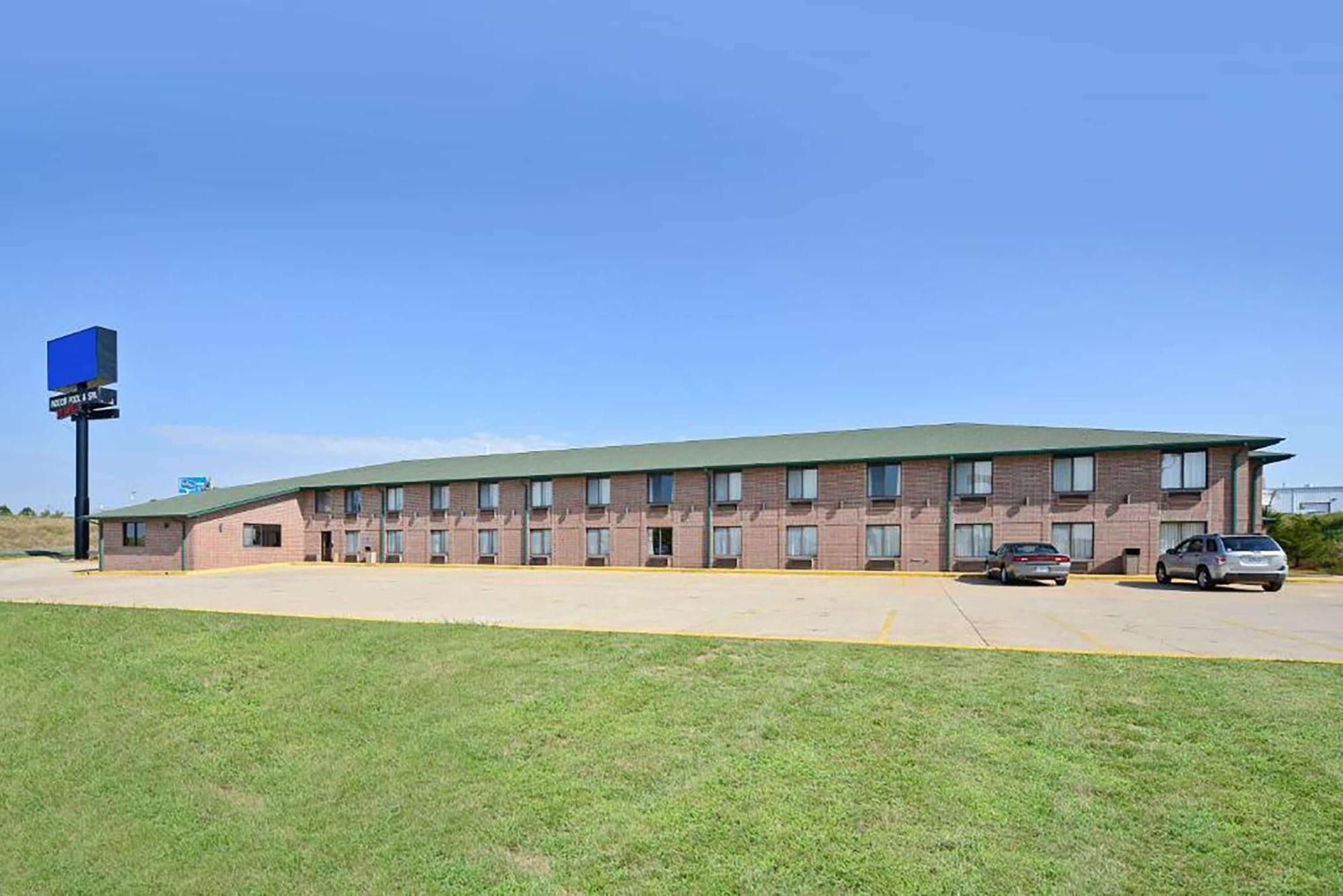 Days By Wyndham Springfield Ozark