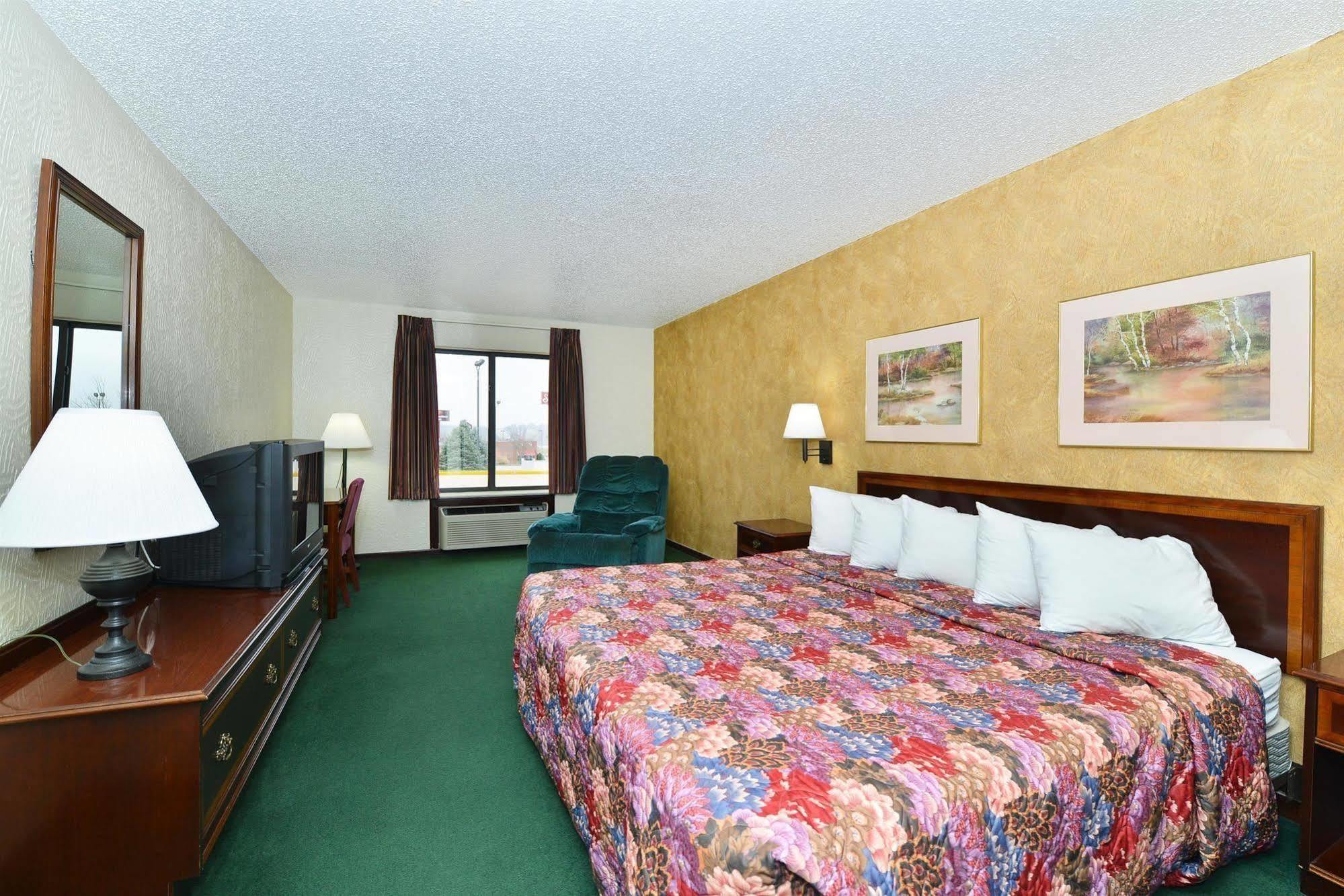 Days By Wyndham Springfield Hotel 3*